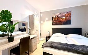 Altstadthotel Hayk Am Rhein